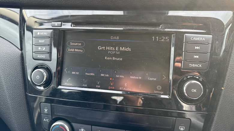 Nissan Qashqai 1.3 DiG-T Acenta Premium 5dr Petrol Hatchback